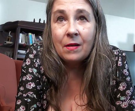 Auntjudys - Your Mature Step-aunty Grace Gives You a Helping Hand (pov)